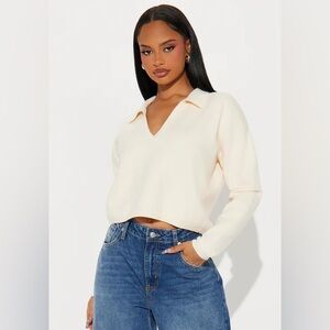 Maya Cropped Cream V-Neck Sweater size M
